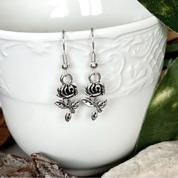 5 For $25💫Alternative Silver Rose Dangles Earrings - Picture 4 of 4